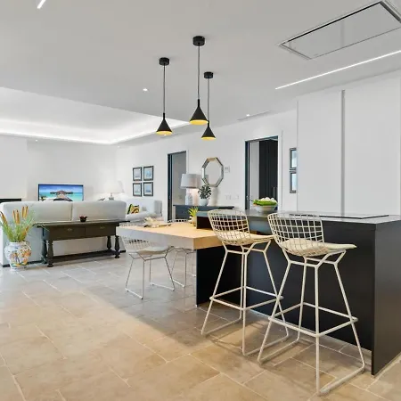 Frontline Mediterranean Escape *