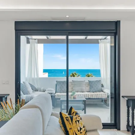 Daire Frontline Mediterranean Escape