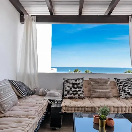 Frontline Mediterranean Escape Daire *
