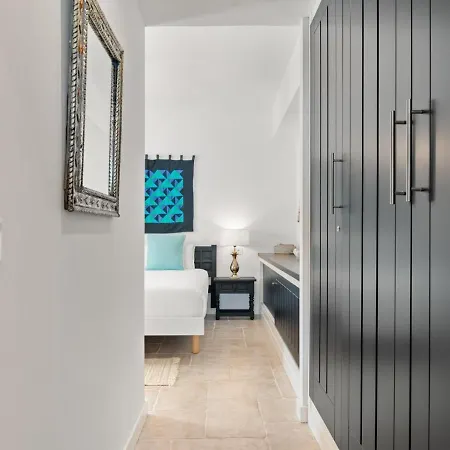 Frontline Mediterranean Escape Apartament