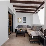 Frontline Mediterranean Escape 아파트