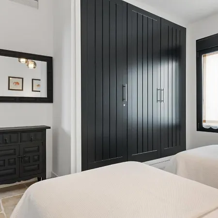 Frontline Mediterranean Escape Μαρμπέλλα